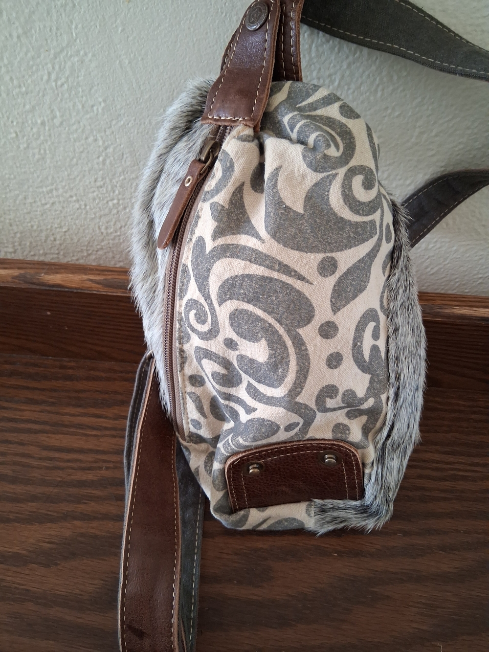 Canvas Crossbody Bag with Faux Fur Trim - Beige & Gray
